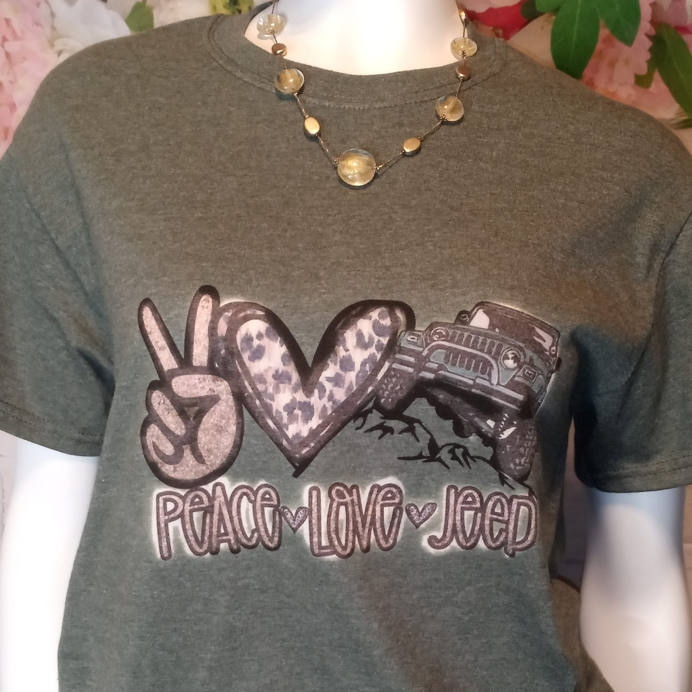 Size s jeep peace love jeep shirt